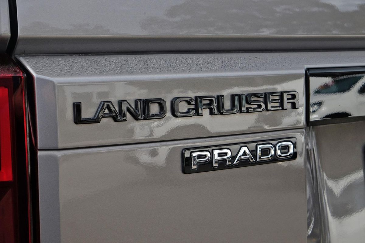 2025 Toyota Landcruiser Prado VX GDJ251R