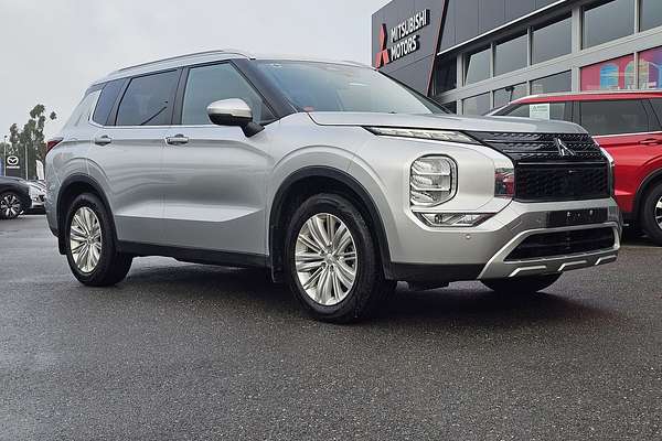 2023 Mitsubishi Outlander LS ZM