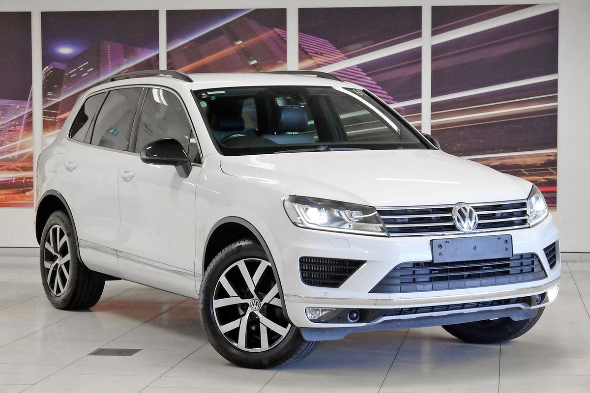 2018 Volkswagen Touareg Monochrome 7P