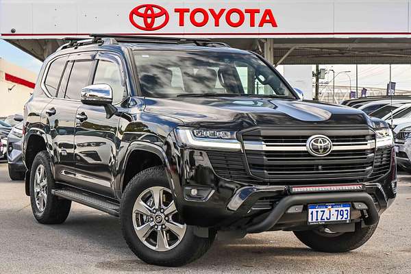 2021 Toyota Landcruiser Sahara FJA300R