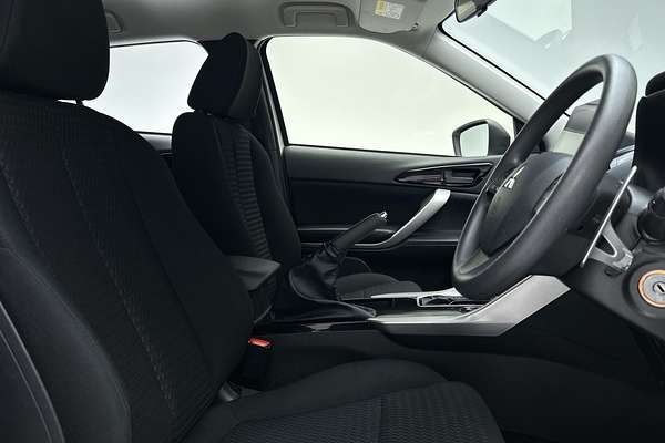 2023 Mitsubishi Eclipse Cross ES YB thumb-12