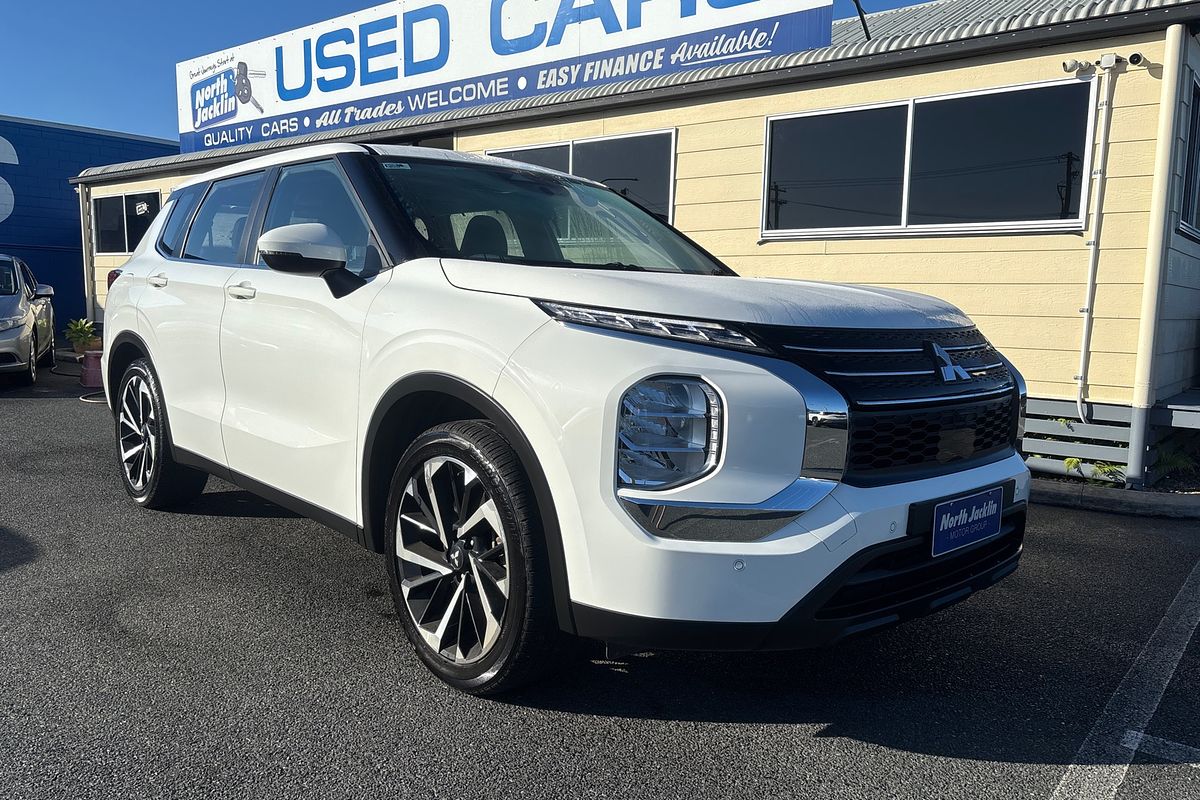 2023 Mitsubishi Outlander ES ZM
