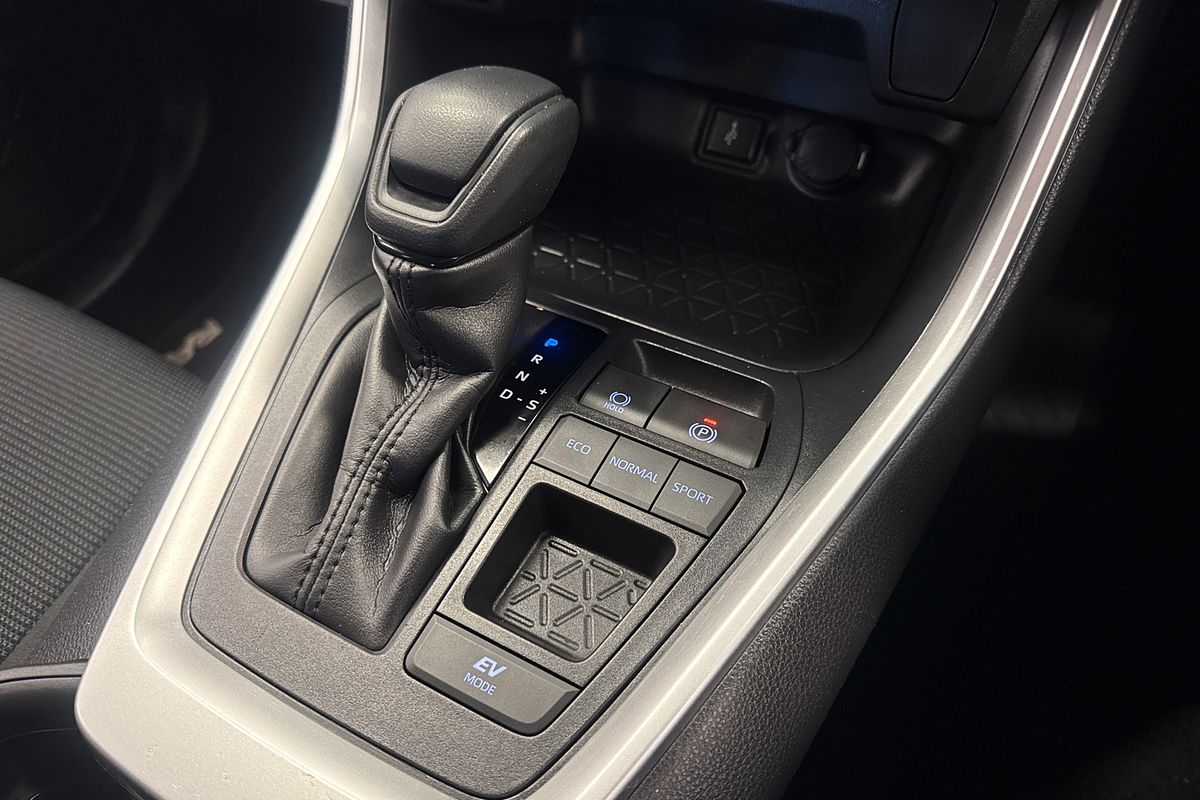 2020 Toyota RAV4 GX AXAH52R