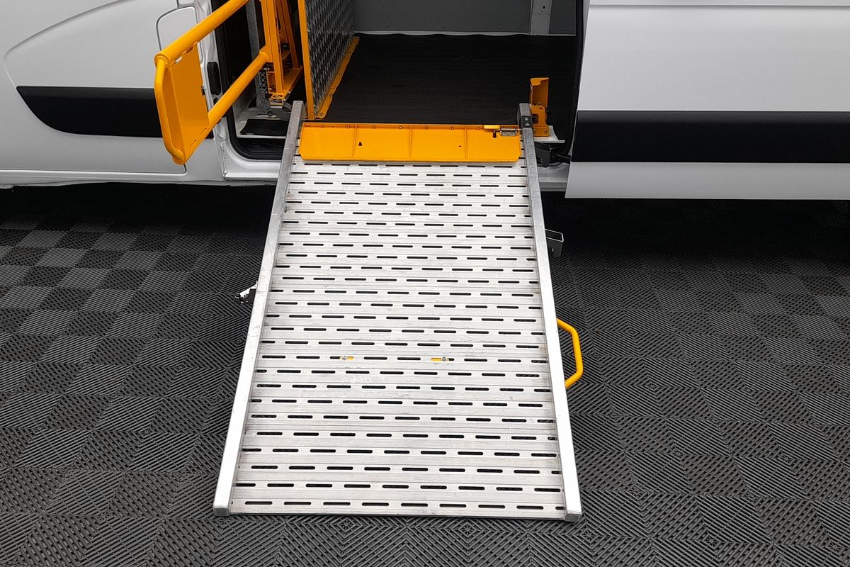 2022 Renault Master Pro 110kW X62 Phase 2 LWB Mid Roof