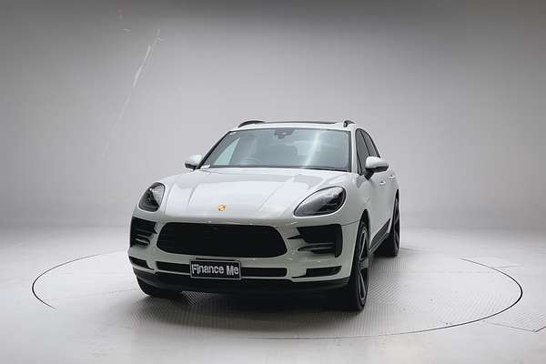 2019 Porsche Macan 95B thumb-2