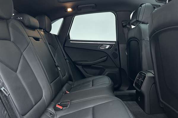 2019 Porsche Macan 95B thumb-11