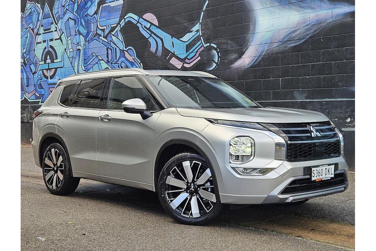 2025 Mitsubishi Outlander Exceed ZM