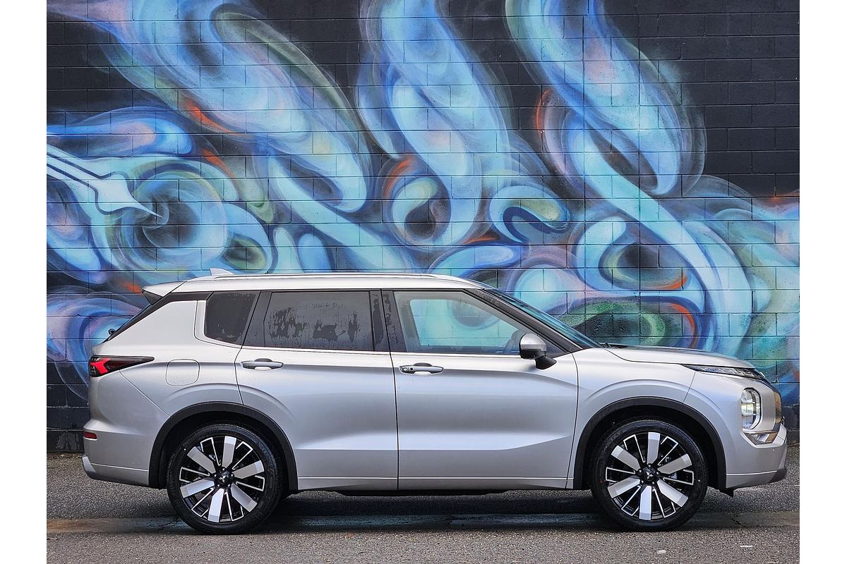 2025 Mitsubishi Outlander Exceed ZM