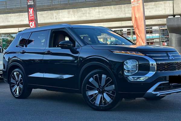 2025 Mitsubishi Outlander Exceed Tourer ZM