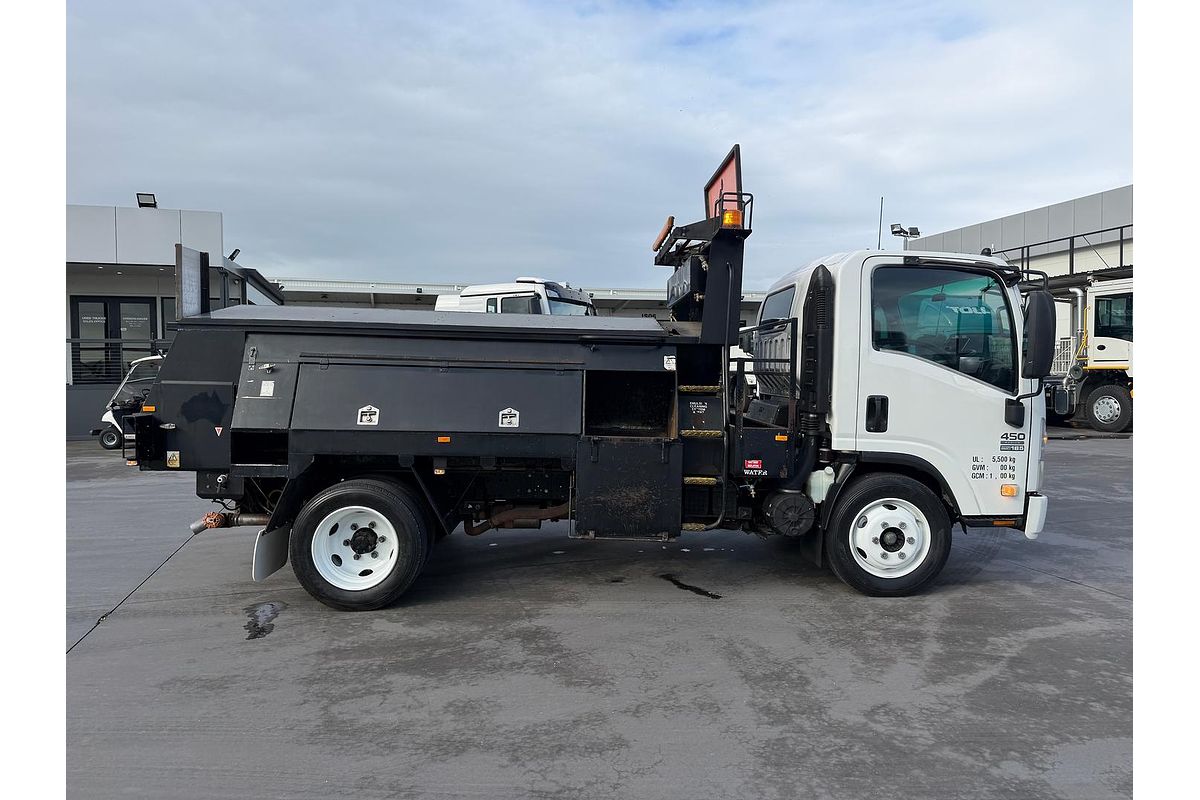 2011 Isuzu N Series NQR 450