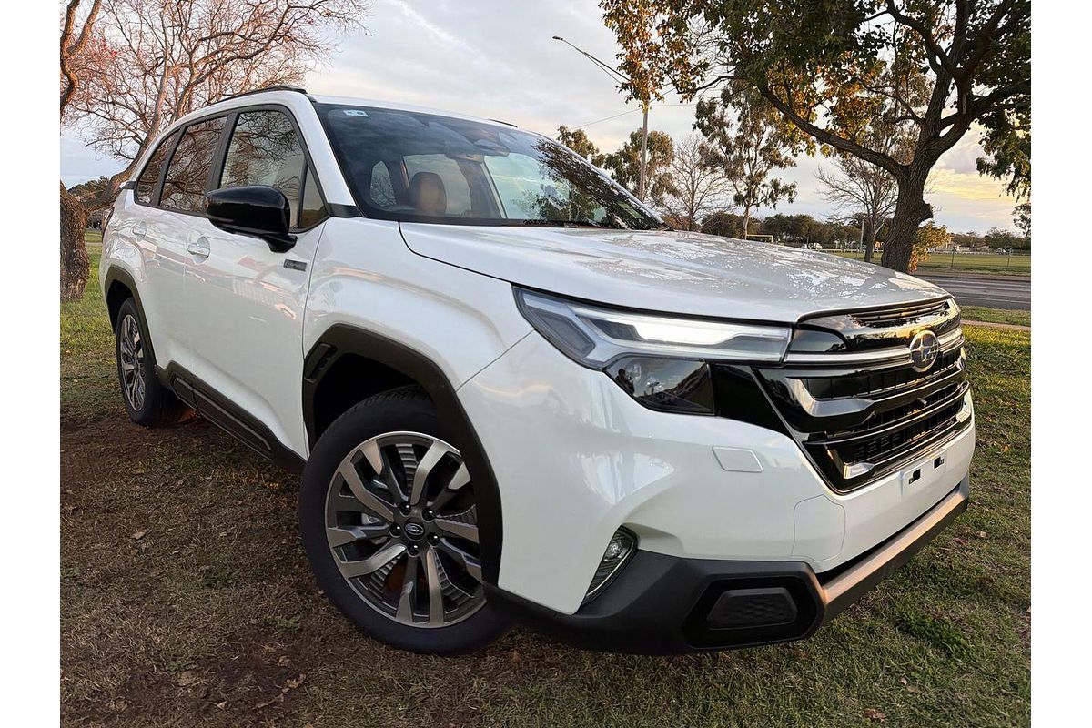 2025 Subaru Forester Hybrid Touring S6