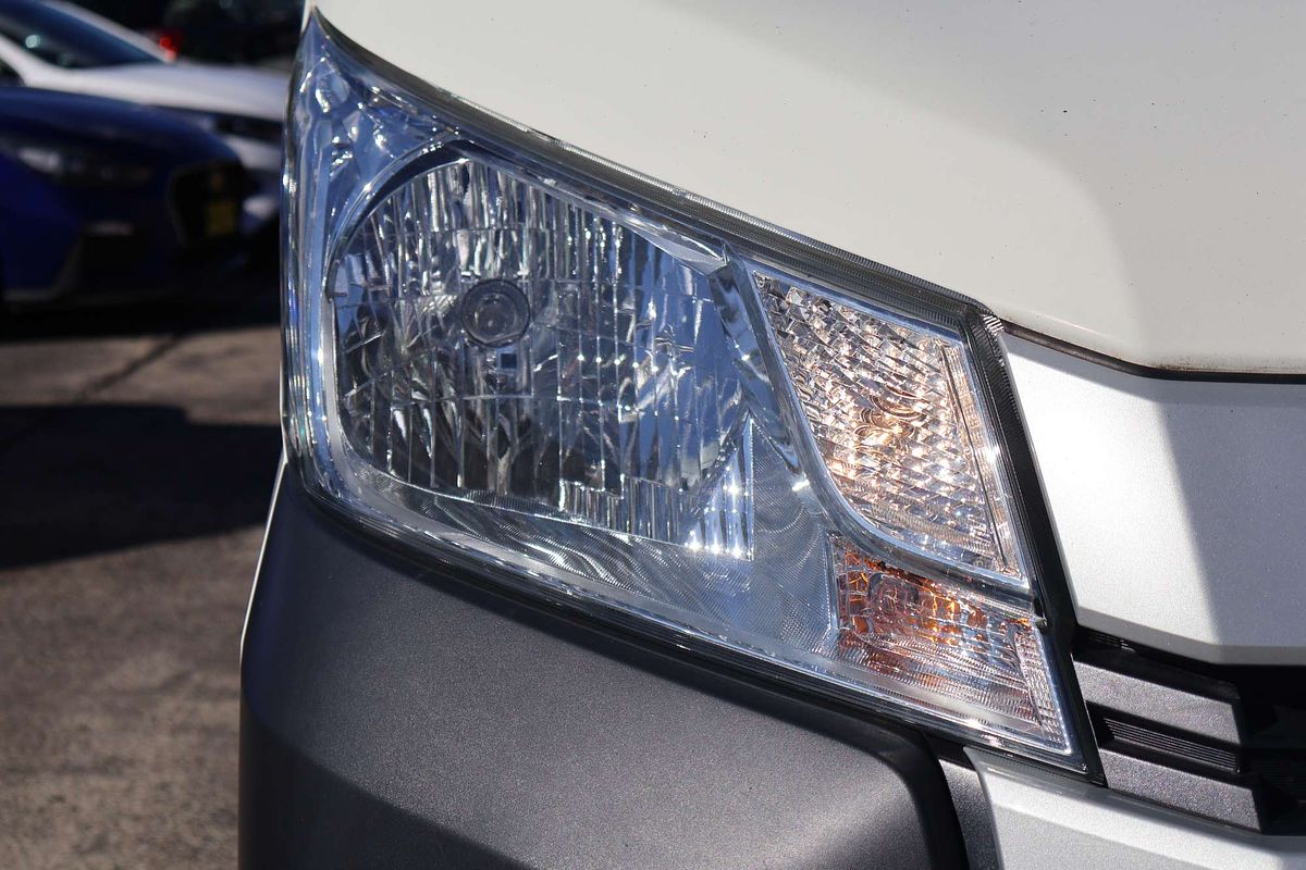 2022 Toyota Hiace GDH300R LWB image 7