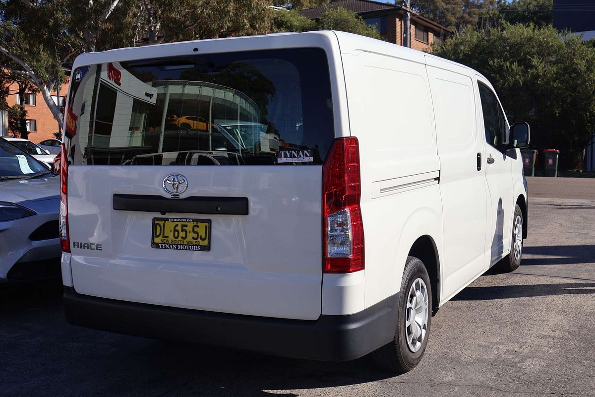 2022 Toyota Hiace GDH300R LWB image 8