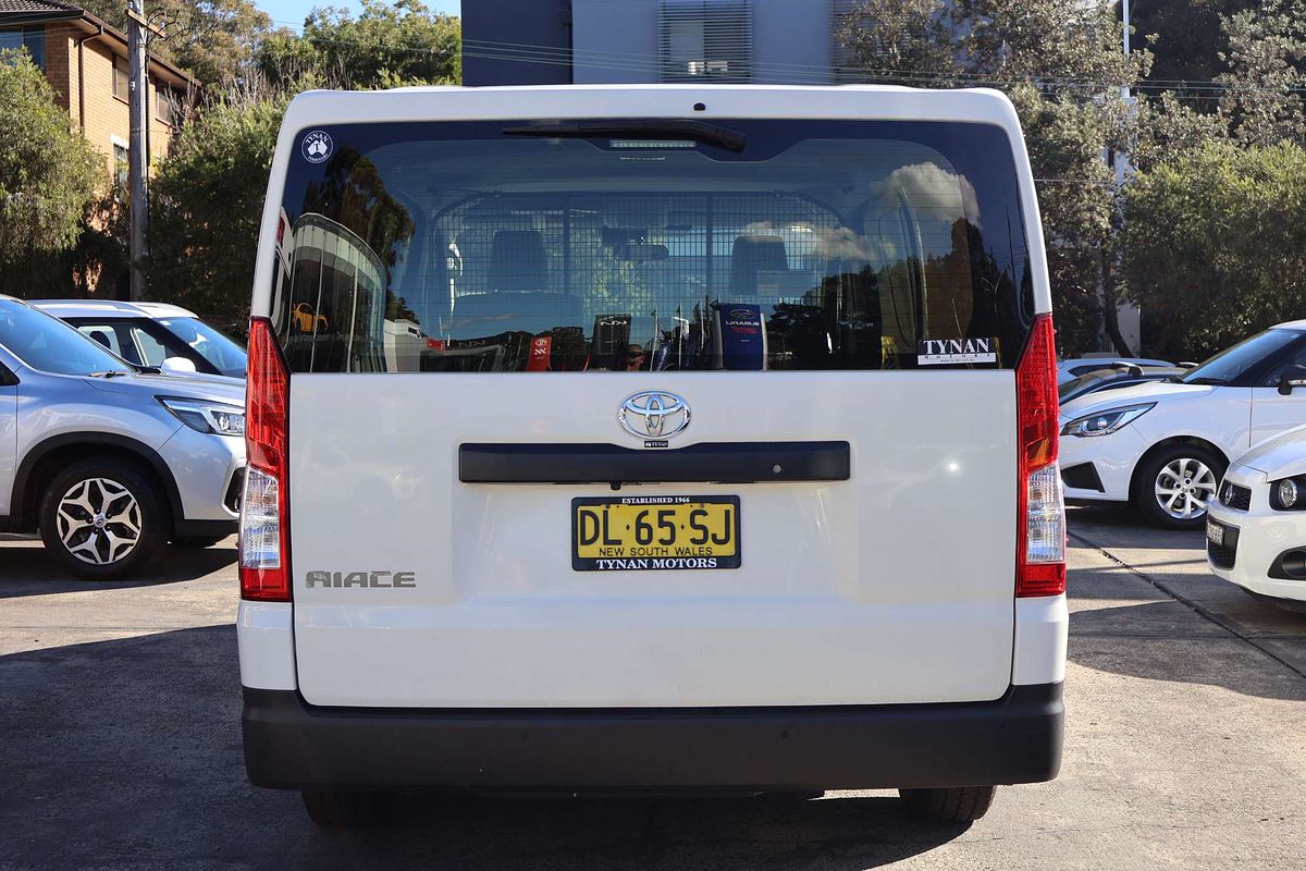 2022 Toyota Hiace GDH300R LWB image 10