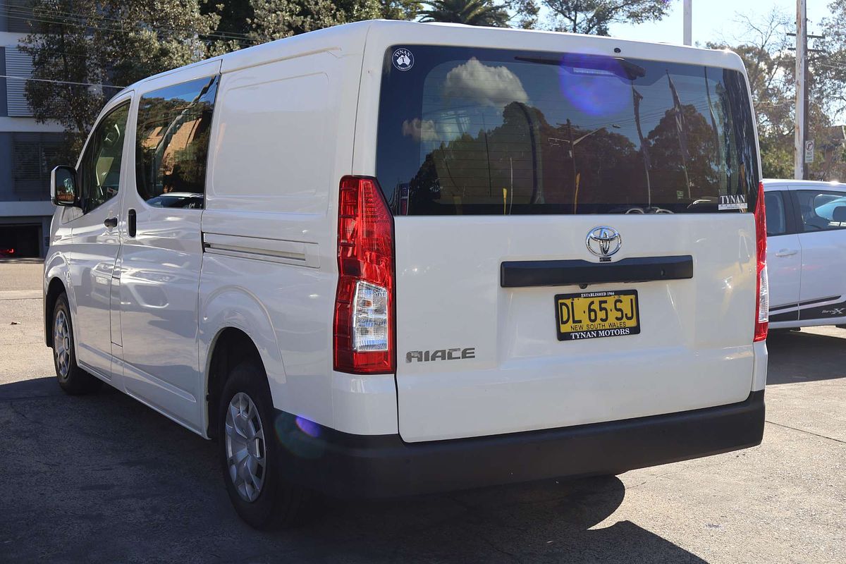 2022 Toyota Hiace GDH300R LWB image 12