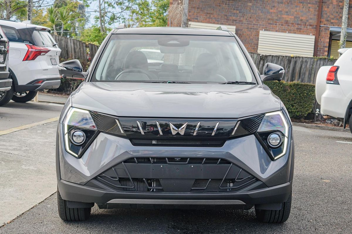 2025 Mahindra XUV3XO AX7L