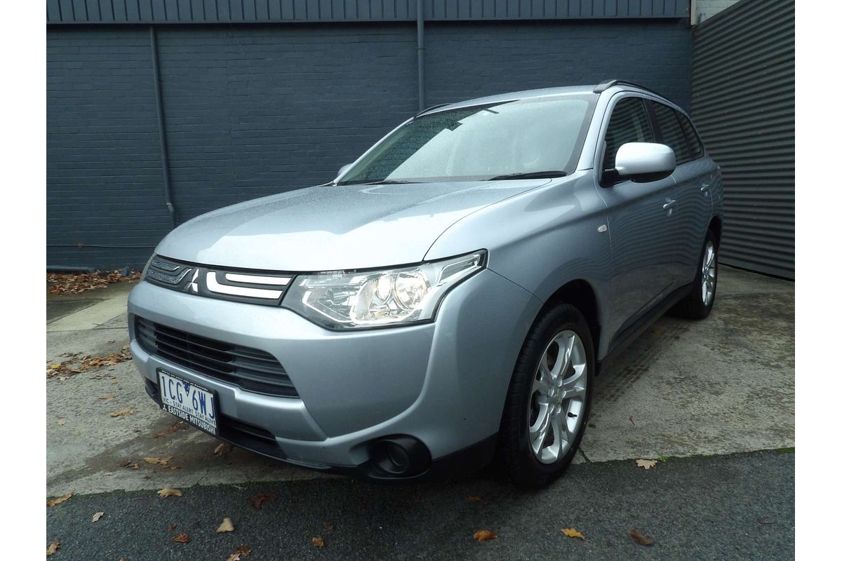 2013 Mitsubishi Outlander ES ZJ