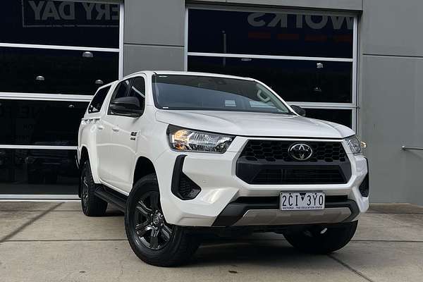2025 Toyota Hilux SR GUN126R 4X4