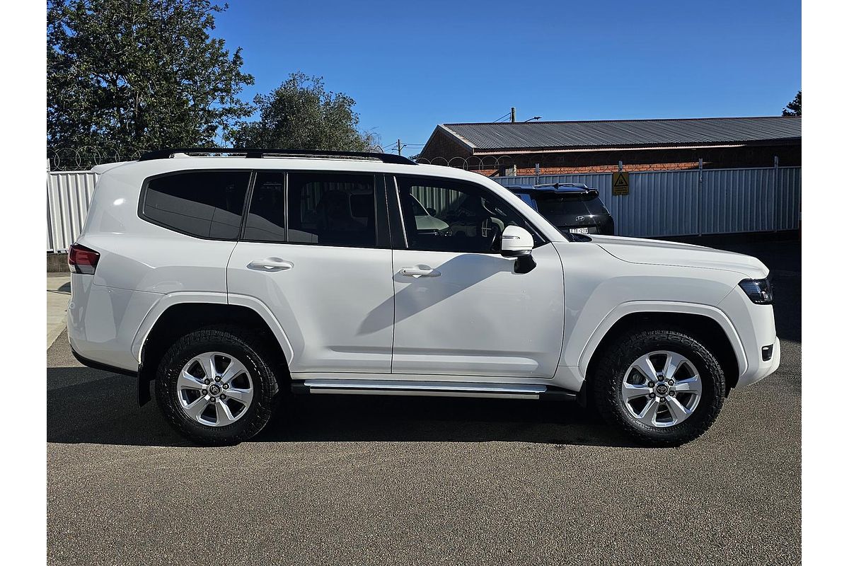 2023 Toyota Landcruiser GXL FJA300R