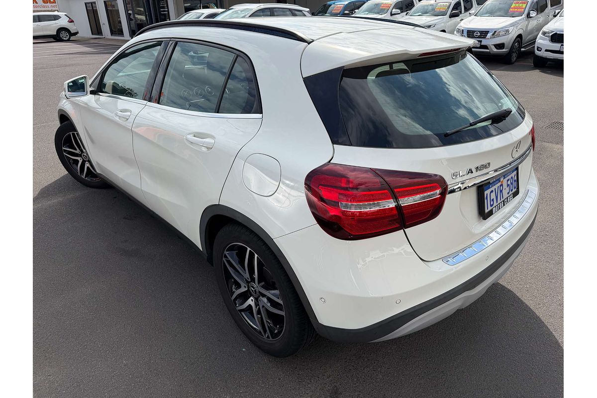 2017 Mercedes-Benz GLA-Class GLA180 X156