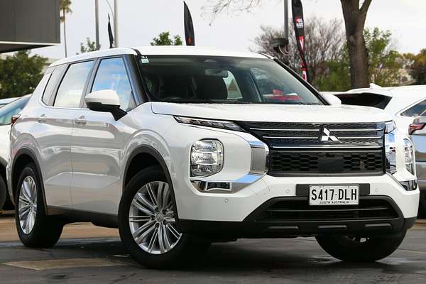 2023 Mitsubishi Outlander ES ZM