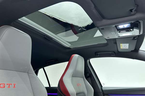 2024 Volkswagen Golf GTI 8 thumb-14