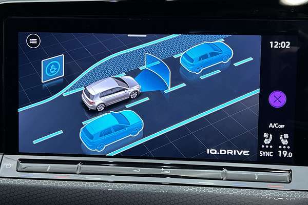 2024 Volkswagen Golf GTI 8 thumb-16