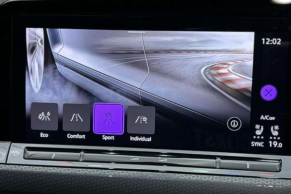 2024 Volkswagen Golf GTI 8 thumb-17