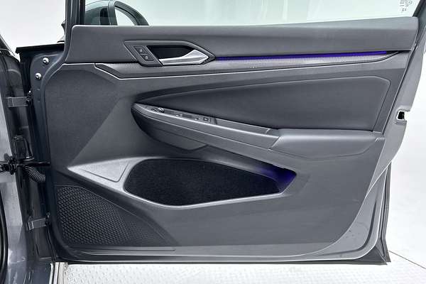 2024 Volkswagen Golf GTI 8 thumb-18