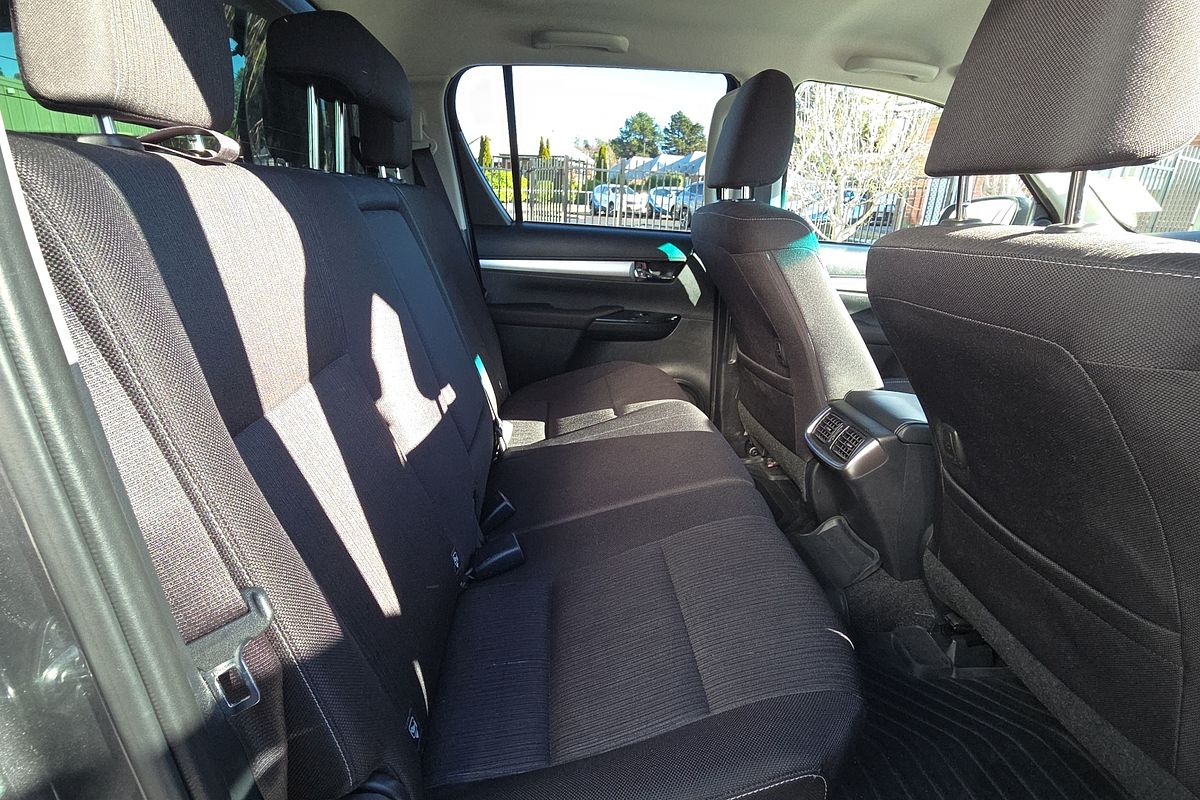 2024 Toyota Hilux SR5 GUN126R 4X4