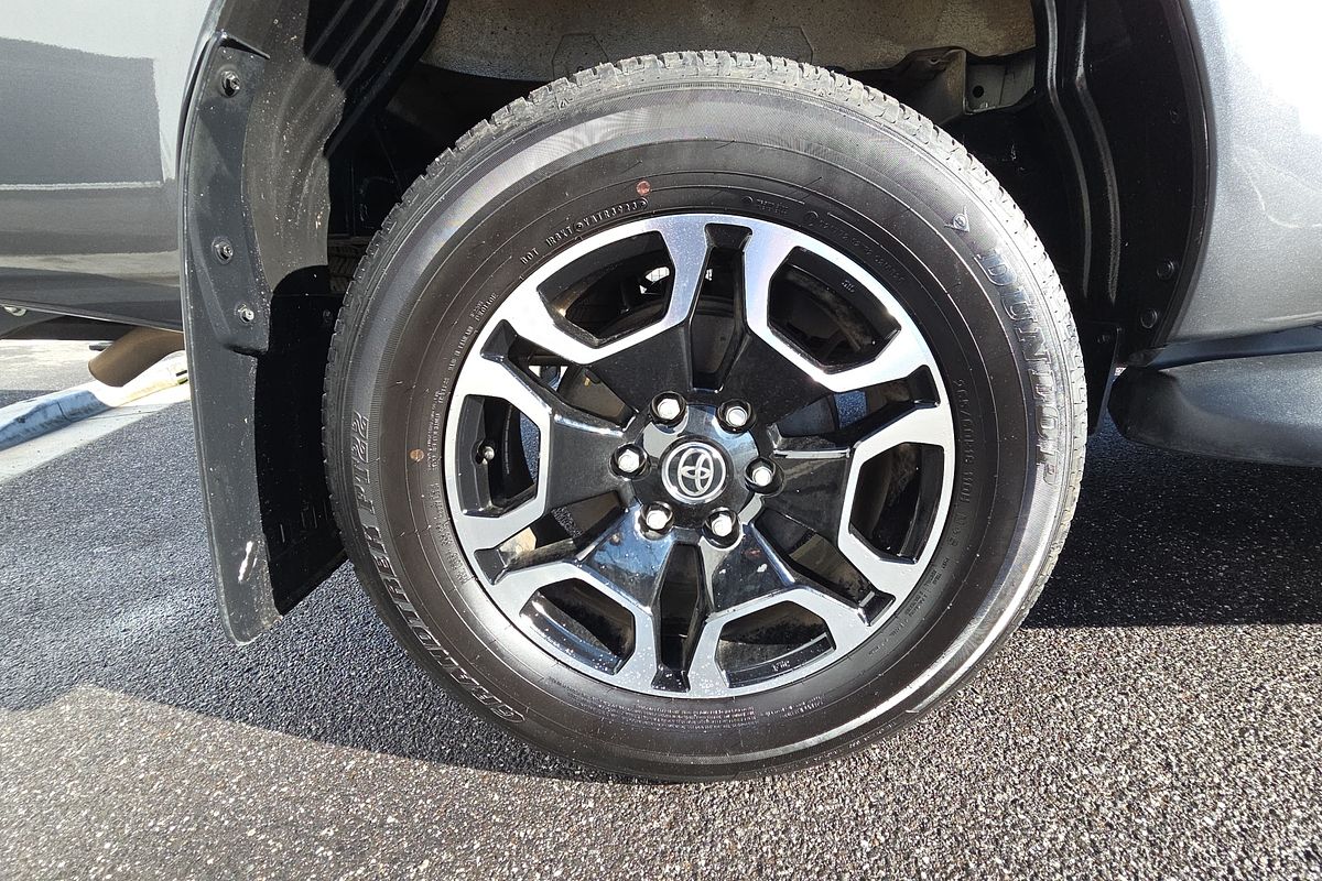 2024 Toyota Hilux SR5 GUN126R 4X4
