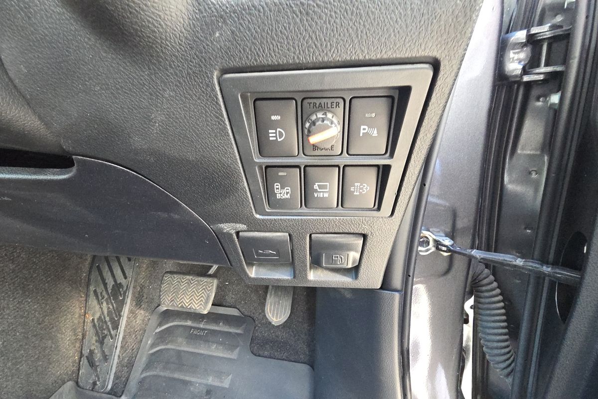 2024 Toyota Hilux SR5 GUN126R 4X4