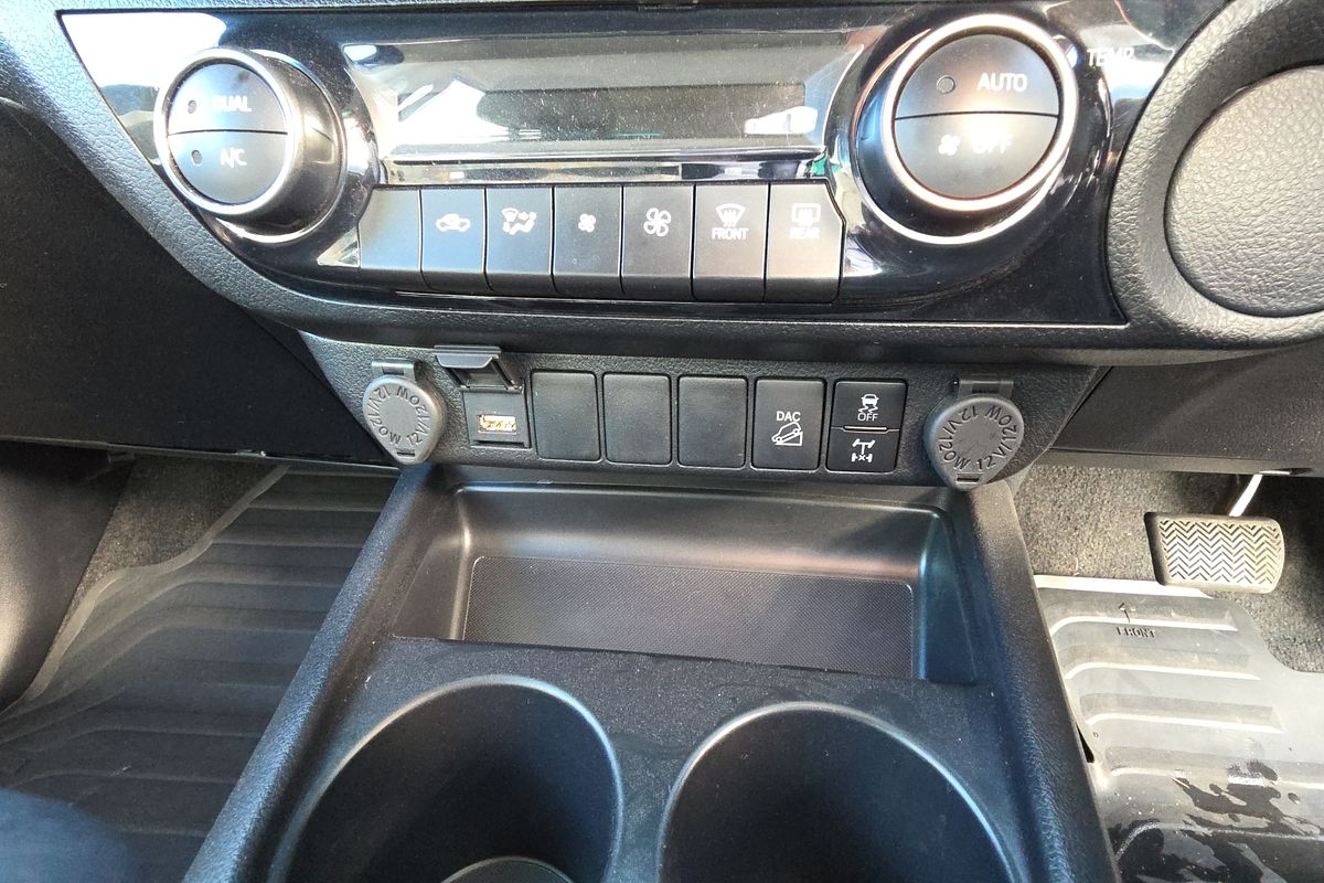 2024 Toyota Hilux SR5 GUN126R 4X4