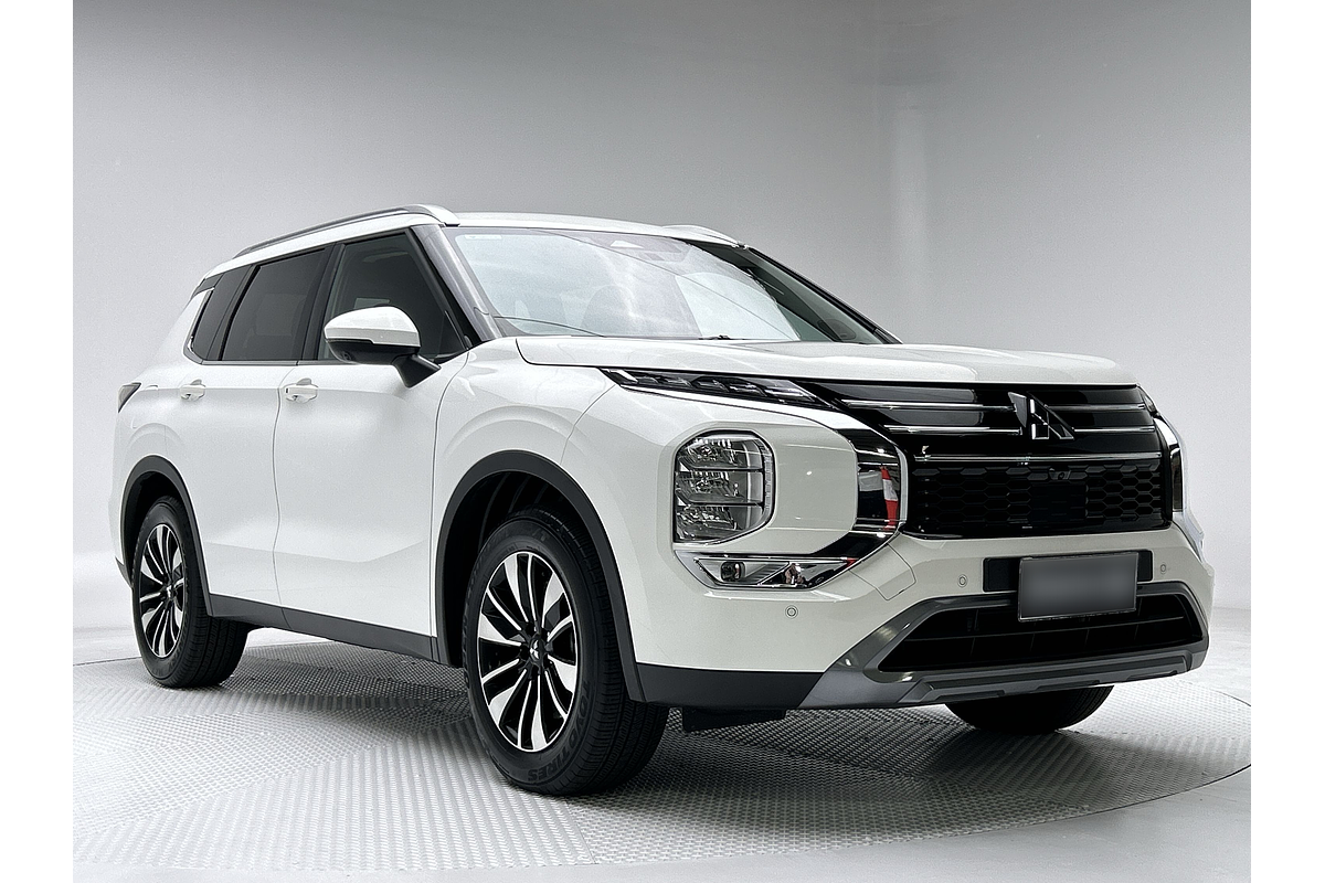2025 Mitsubishi Outlander LS ZM