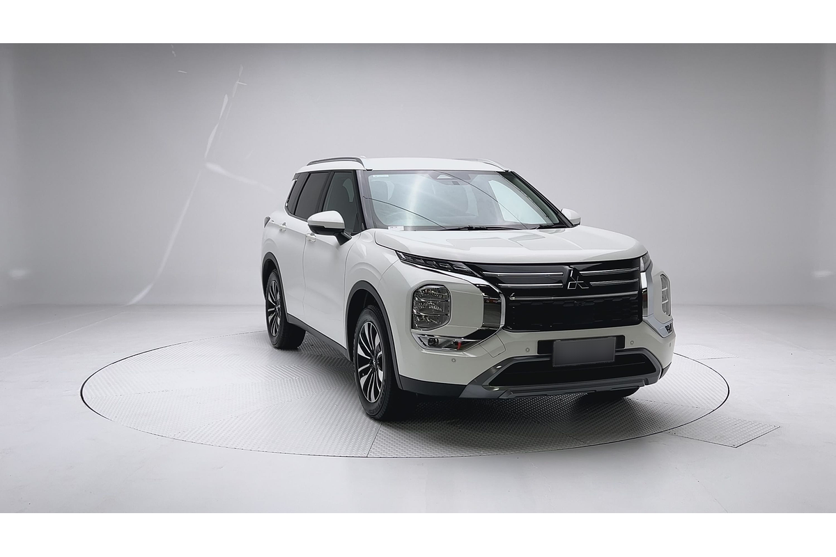 2025 Mitsubishi Outlander LS ZM