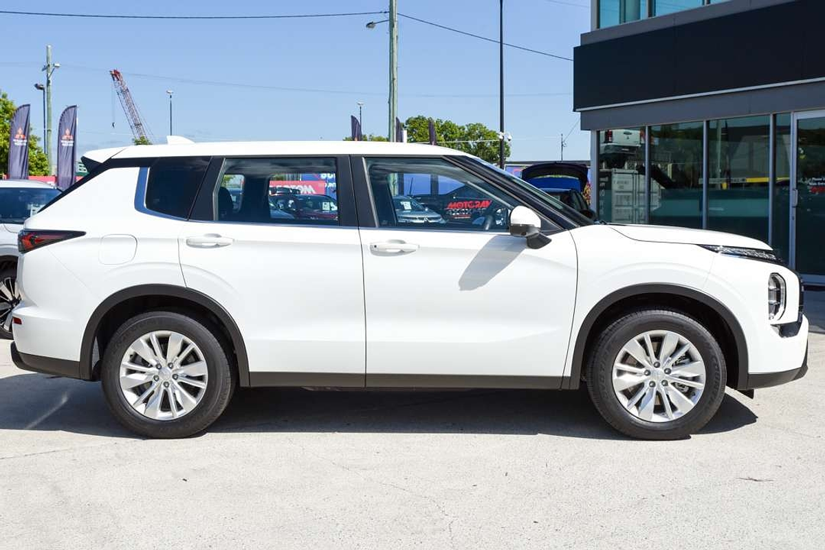 2025 Mitsubishi Outlander ES ZM