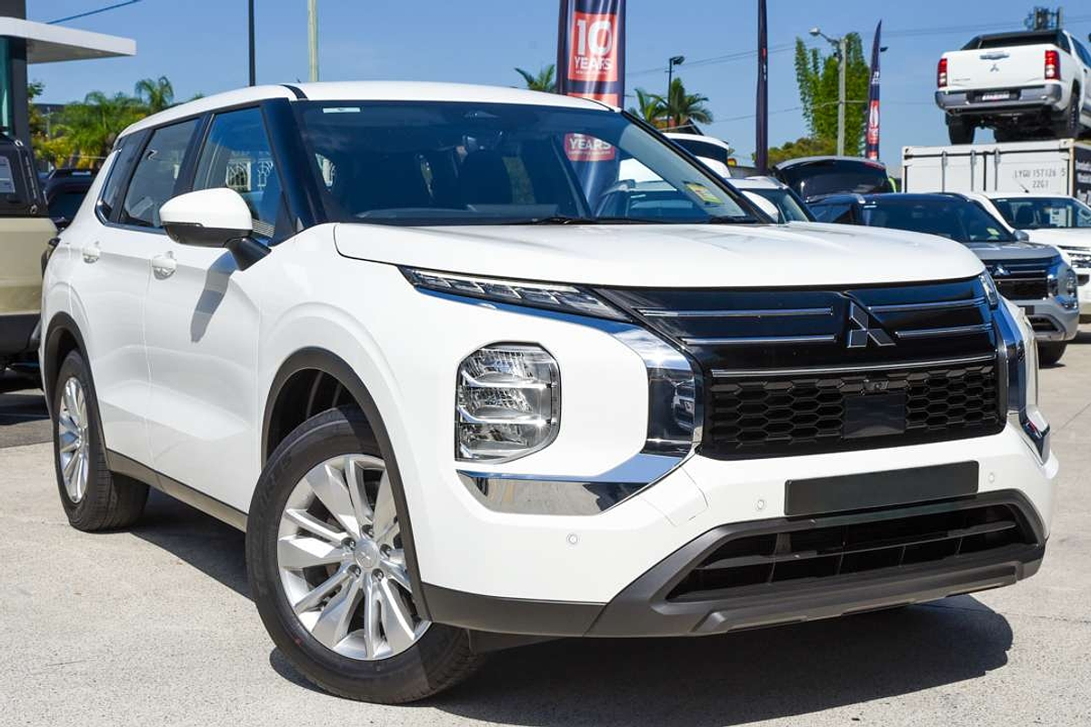 2025 Mitsubishi Outlander ES ZM