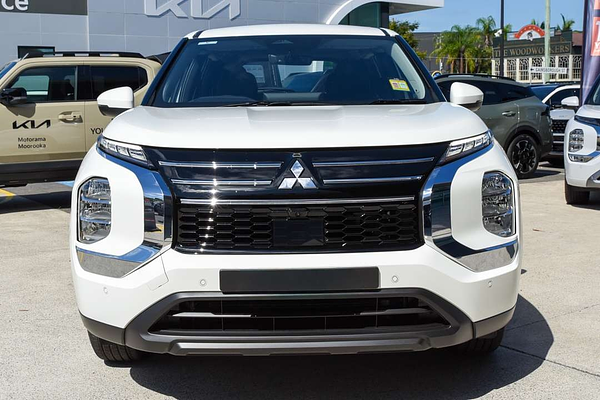 2025 Mitsubishi Outlander ES ZM thumb-1