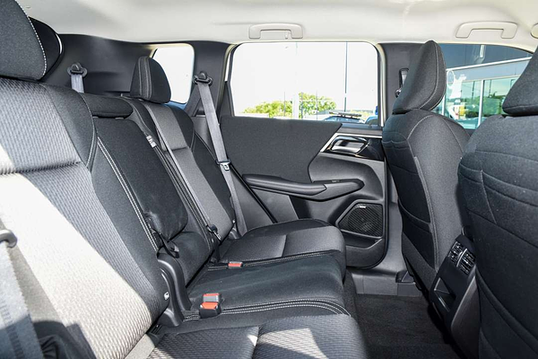 2025 Mitsubishi Outlander ES ZM thumb-9
