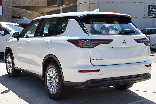2025 Mitsubishi Outlander ES ZM thumb-25