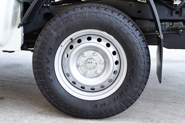 2025 Mitsubishi Triton GLX MV 4X4 thumb-4