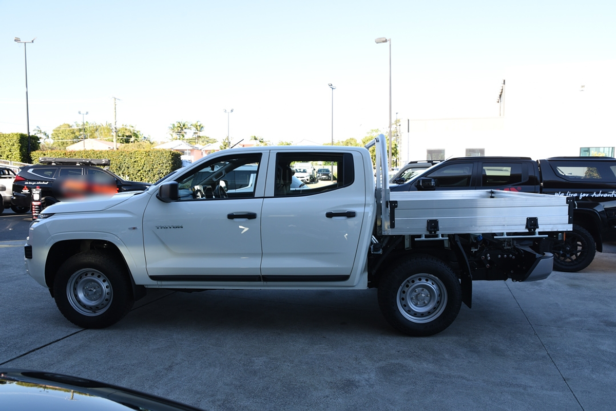 2025 Mitsubishi Triton GLX MV 4X4