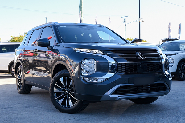 2026 Mitsubishi Outlander LS ZM thumb-0