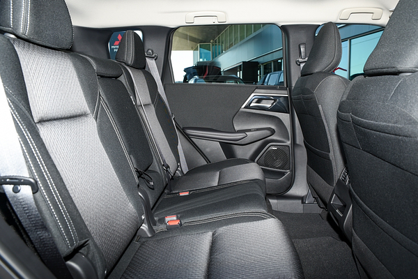 2026 Mitsubishi Outlander LS ZM thumb-8