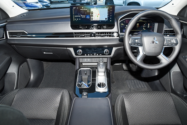 2026 Mitsubishi Outlander LS ZM thumb-16