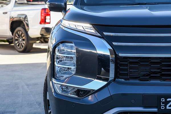 2025 Mitsubishi Outlander LS ZM thumb-3