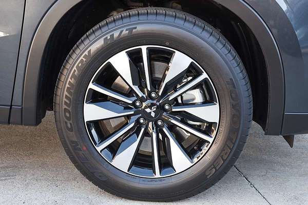 2025 Mitsubishi Outlander LS ZM thumb-6