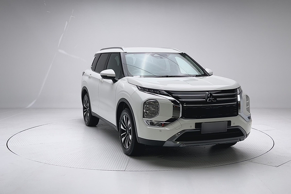 2026 Mitsubishi Outlander LS ZM thumb-25