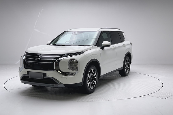 2026 Mitsubishi Outlander LS ZM thumb-26