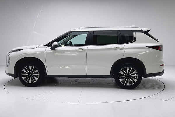 2026 Mitsubishi Outlander LS ZM thumb-28